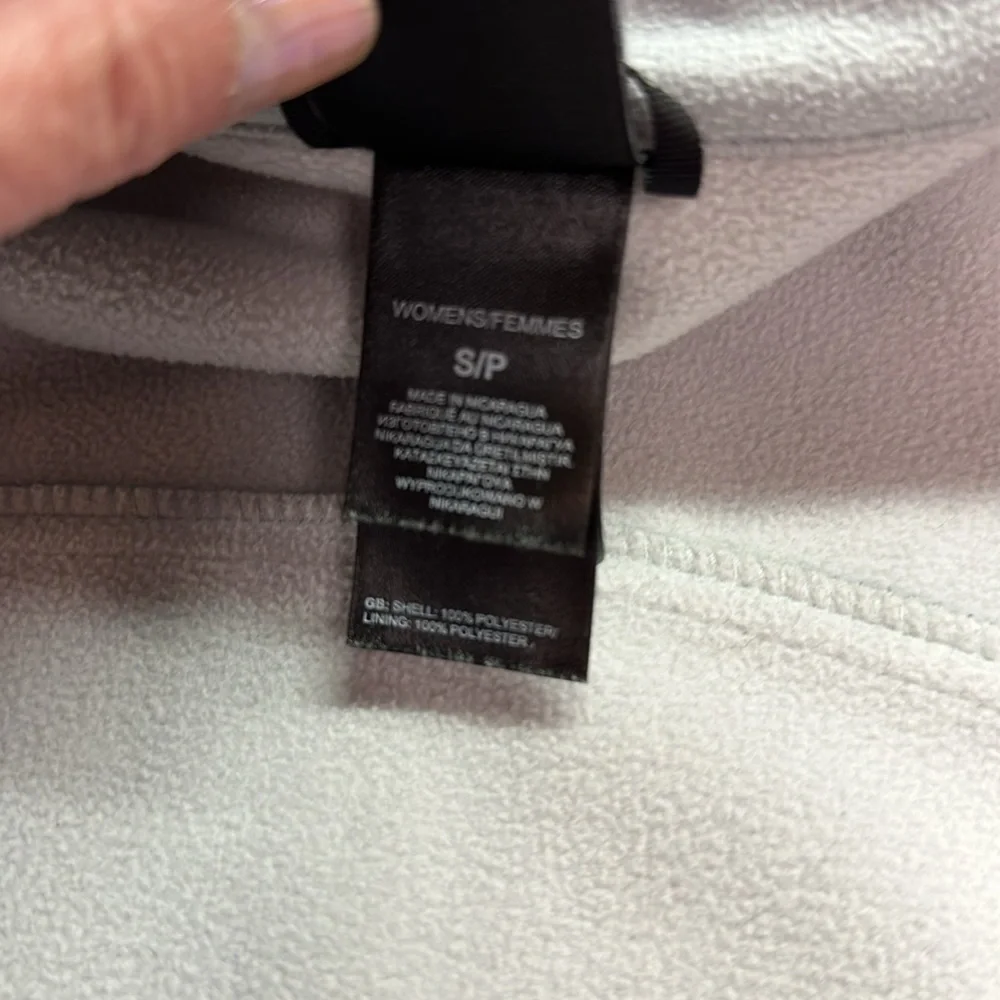 The North Face Softshell Grey/White Zippered Windwall Jacket Fall/Spring…